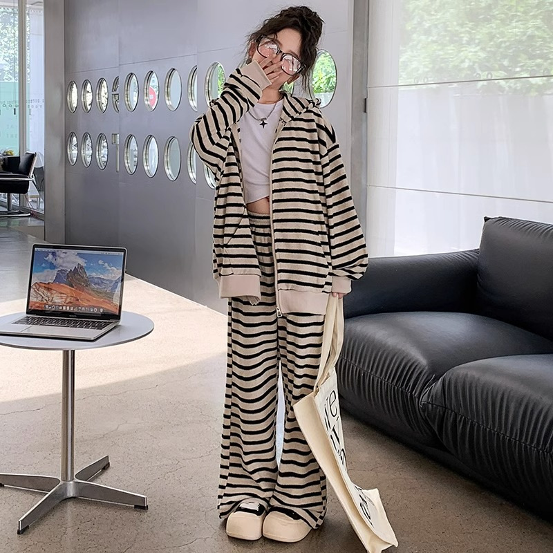 Traje de niñas ropa de otoño 2023 nueva moda para niños estilo occidental camisa de cremallera a rayas traje de dos piezas de moda casual para niños grandes