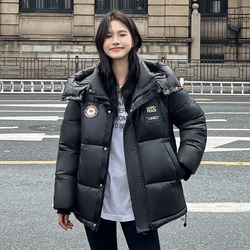 Productos europeos de invierno de algodón negro dorado nuevo estilo de moda delgado ocio suelto pequeño chaqueta con capuzas gruesas image 7