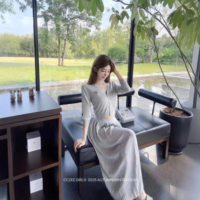 CCZEE 韩女千金早秋修身显瘦短款露腰长袖开衫上衣百褶裙套装|undefined