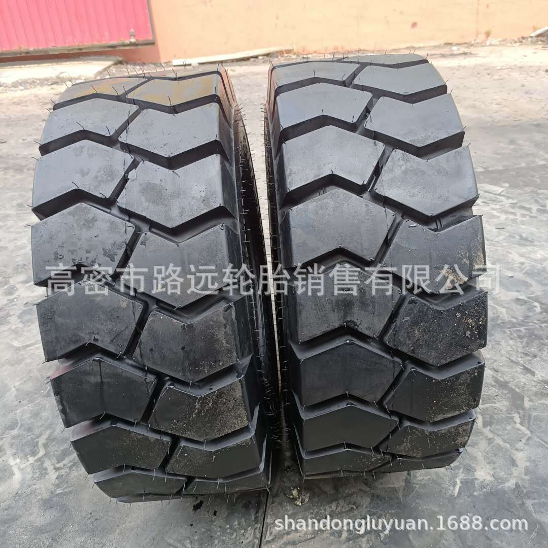 现货 矿用铲车轮胎 15/70-18 铲运机轮胎