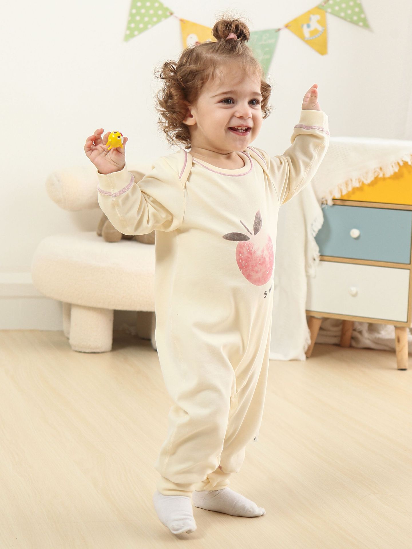 Newborn autumn and winter new clothes infant 0 pressure Shu velvet long-sleeved jumpsuit baby off-shoulder romper