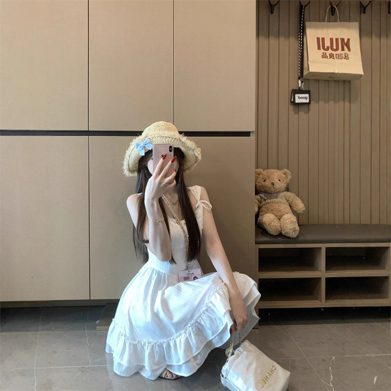 女装夏季2025白色吊带连衣裙度假风时尚设计蕾丝拼接收腰a字短裙|undefined