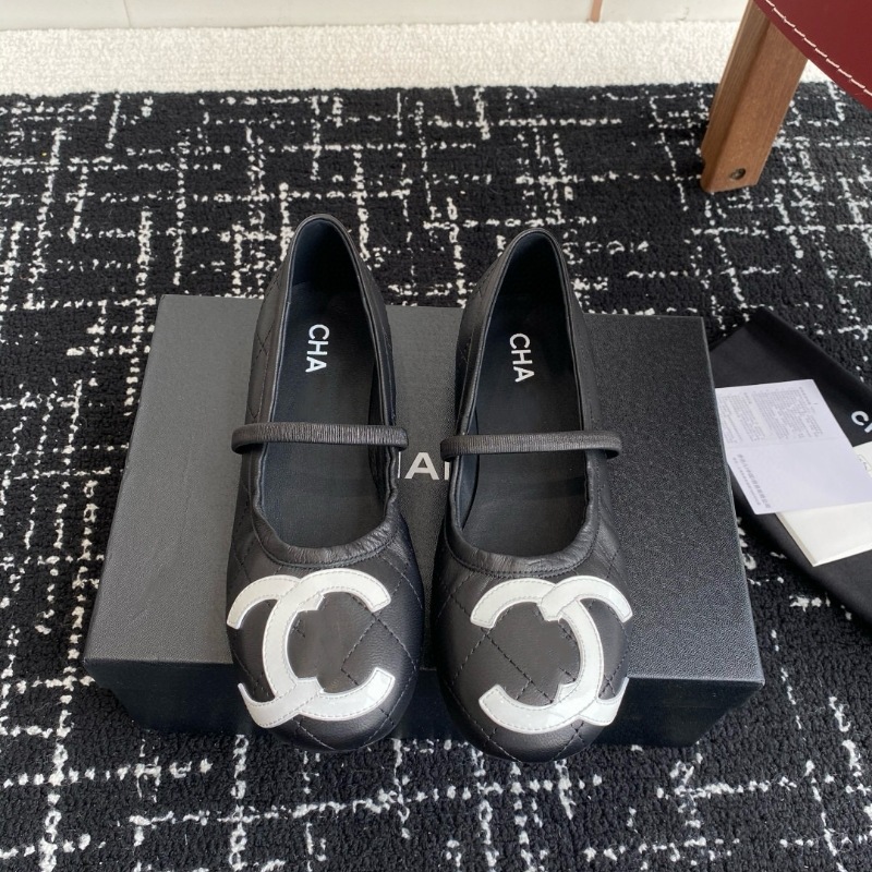 흑백 배색 스트립 [빨간색 바닥]