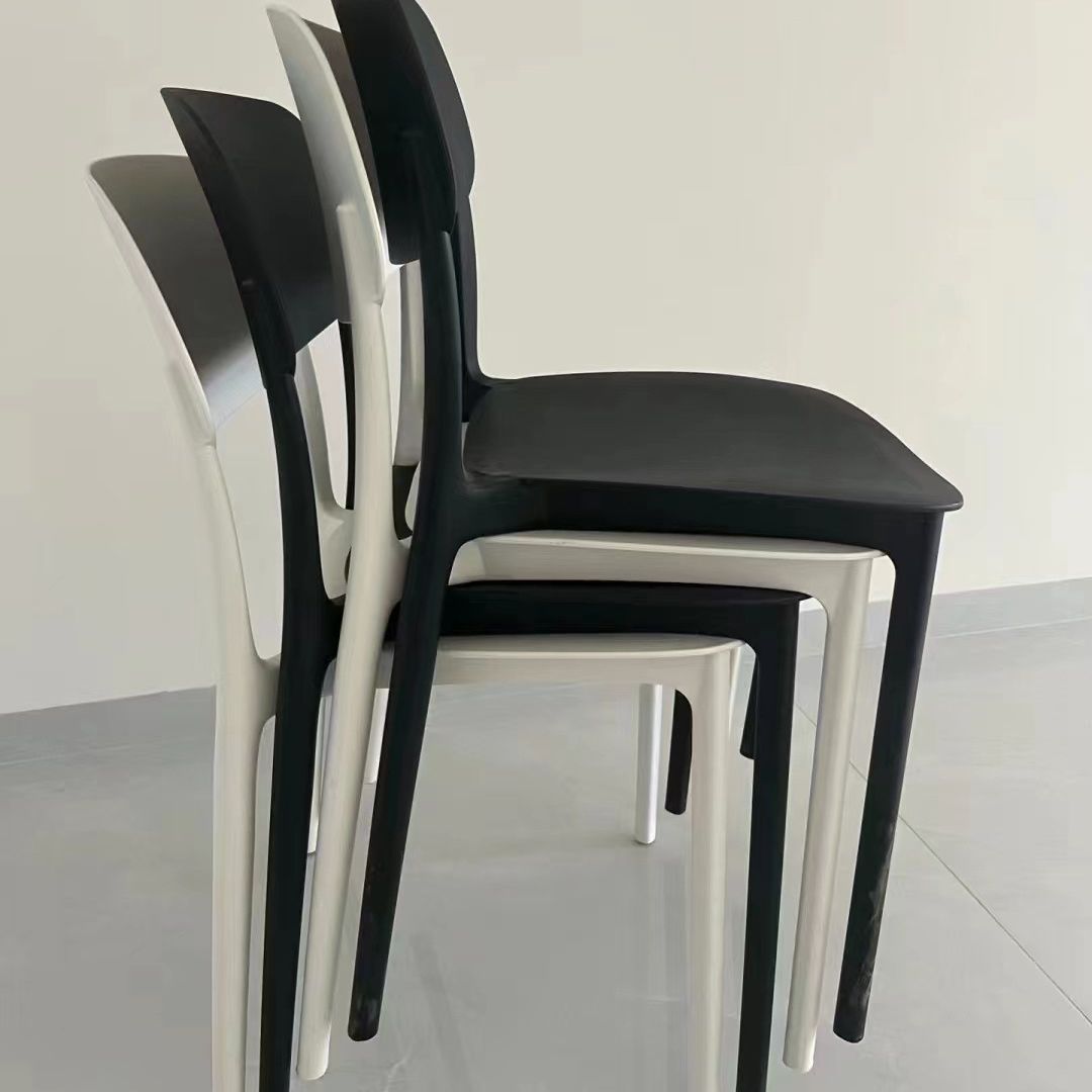 Sillas de plástico apilables respaldadas sillas de mesa de comedor gruesas taburetes de escritorio caseros plegables sillas de comedor nórdicas simples