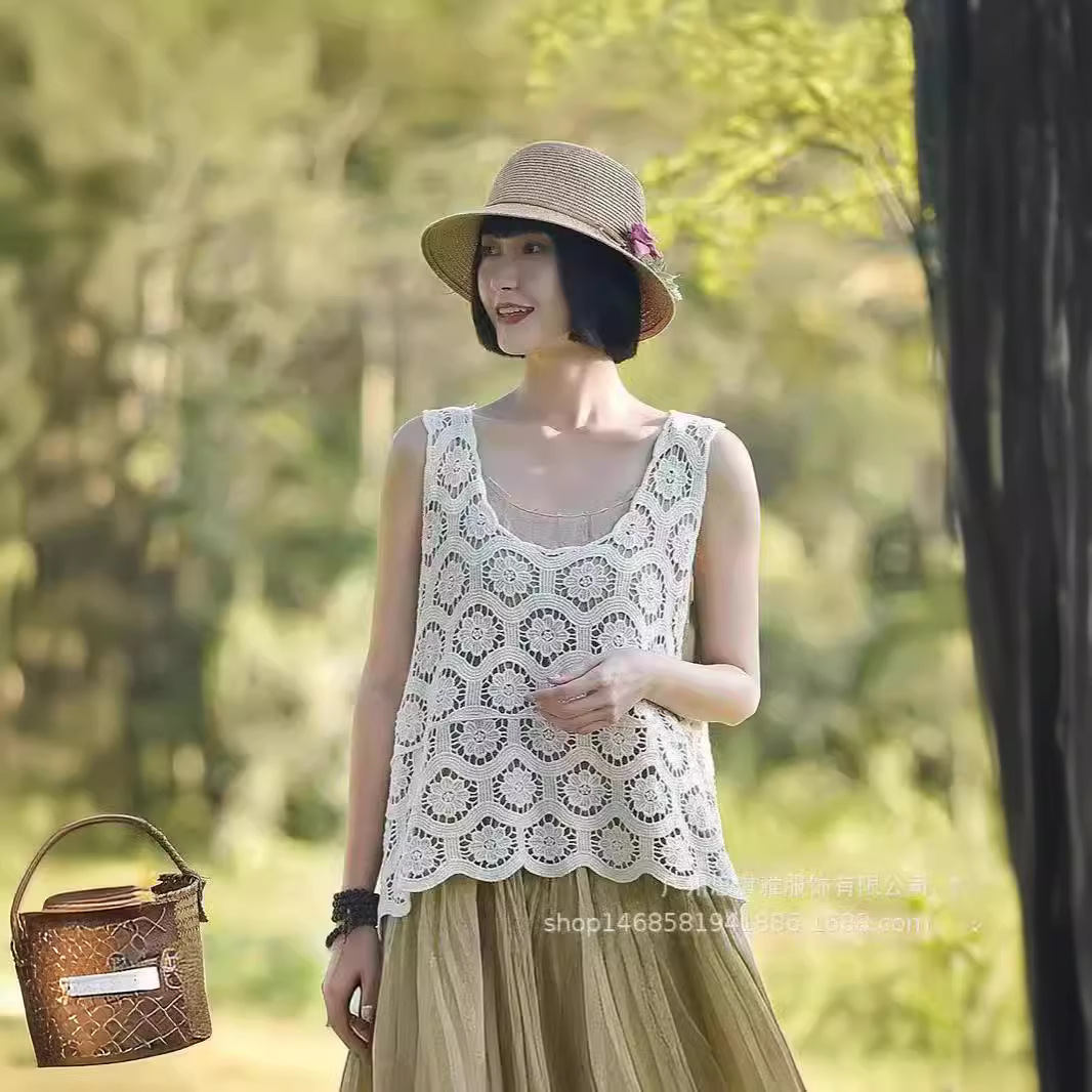 钩花镂空针织吊带马甲女夏季新款外穿背心女宽松沙滩无袖外搭罩衫