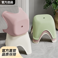 家庭用の小さい腰掛けのプラスチックの滑り止めの小さい腰掛けの低い腰掛けは腰掛けの子供の腰掛けを重ねることができます。