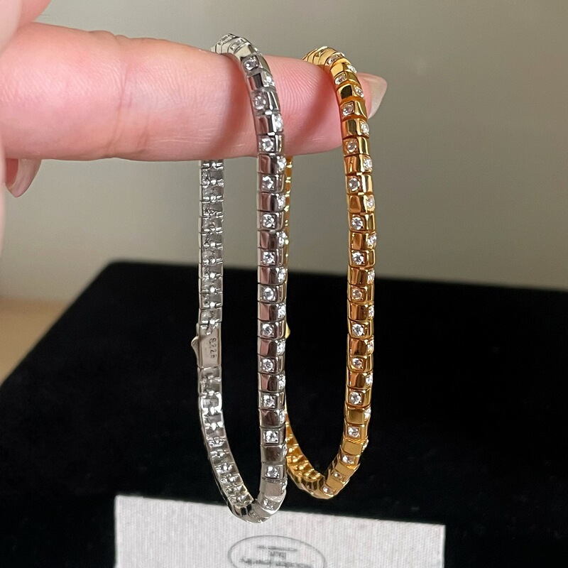 S925 sterling silver finely crafted high-end buckle with interlaced diamonds, small checkerboard pattern bracelet, light luxury and cool style women's jewelry