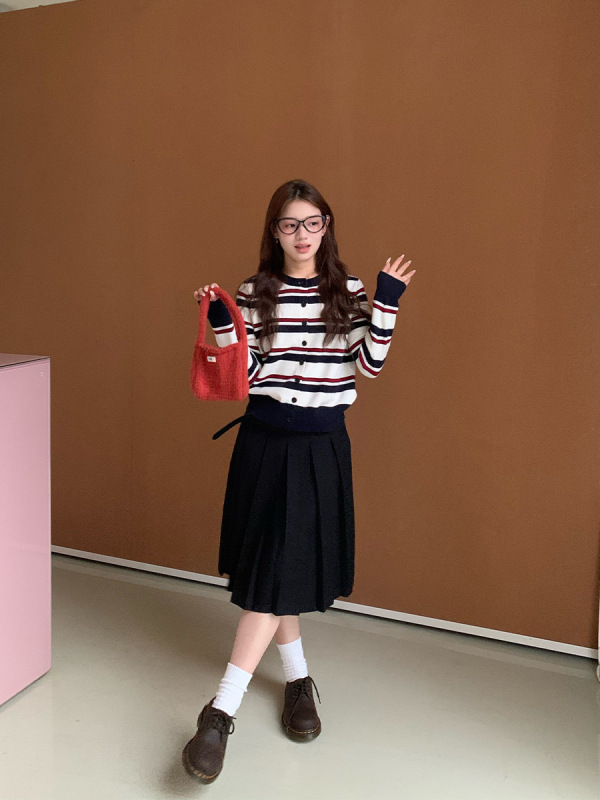 橘子树在哪儿复古条纹针织开衫女秋季设计感外搭显瘦正肩长袖上衣|undefined