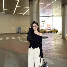 法式黑色不规则斜肩长袖T恤女早秋季高级感修身显瘦休闲百搭上衣