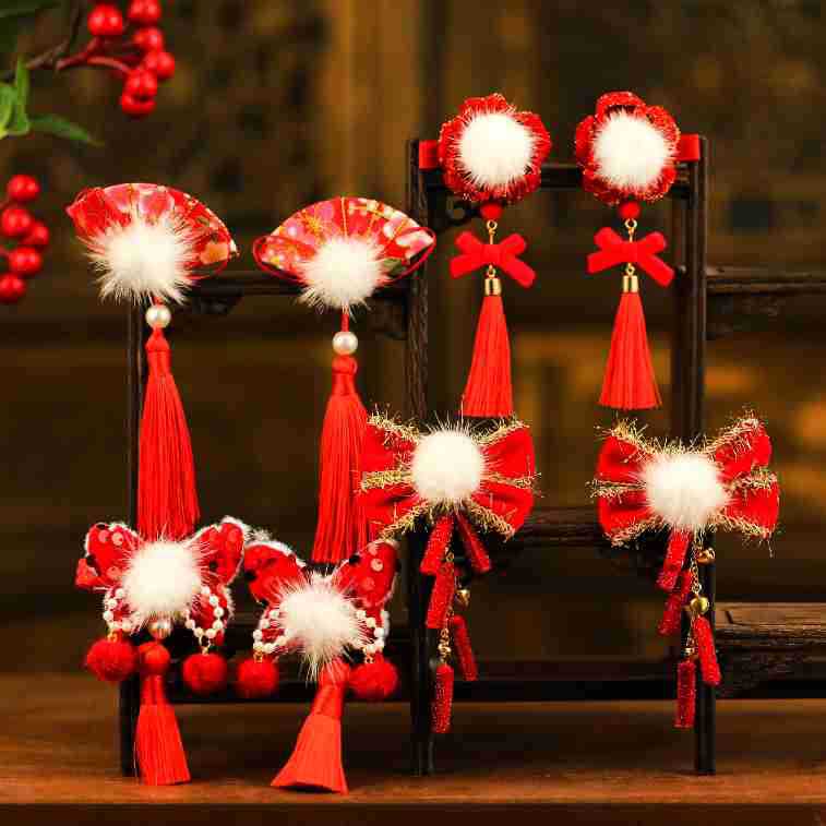 Chinese Style Children's Hair Accessories New Year New Hairpin Tassel Pendant Streaming Hairpin Headwear Plush Hanfu Hairpin
