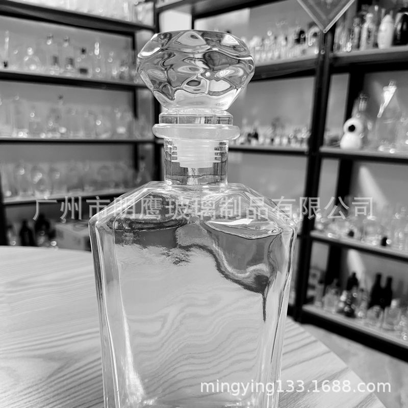 广州明鹰玻璃酒瓶洋酒瓶酒瓶白酒瓶果酒瓶白兰地威士忌酒瓶玻璃瓶