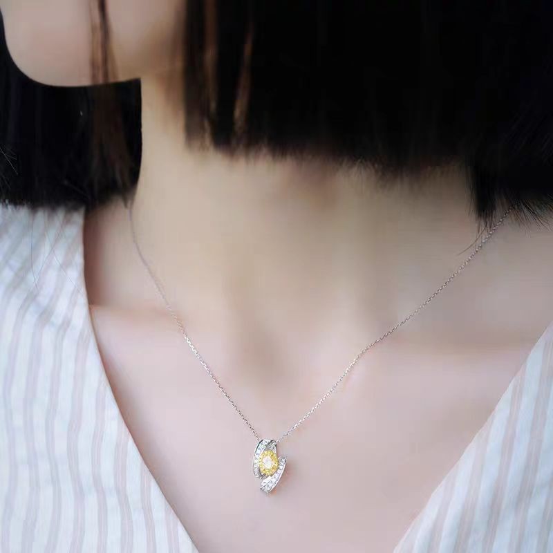 Henan lab-grown diamond planetary oval necklace pendant for women, symbolizing a concentric knot, versatile, simple, and sophisticated braided pattern.