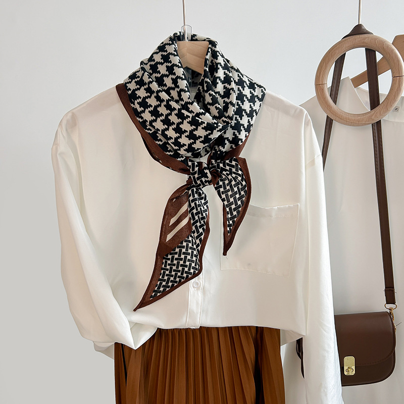 Diseño de tendencia transfronteriza de alta calidad, toallas paralelas de una sola capa, dama, primavera y otoño, toallas de seda de lana de mano, sensación de moda