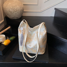 国风包包女包2025新款丝绸新中式大容量高级感单肩包斜挎包水桶包