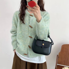 温柔风圆领牛角扣针织开衫女2025秋冬季新款宽松软糯百搭毛衣外套