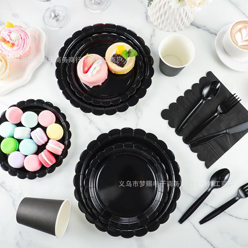 国境を越えた売れ筋の黒の使い捨て厚紙皿子供の誕生日や結婚式のパーティー使い捨て食器セット|undefined