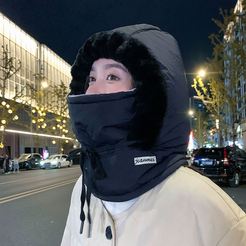 雷鋒の帽子は冬に保温します。|undefined