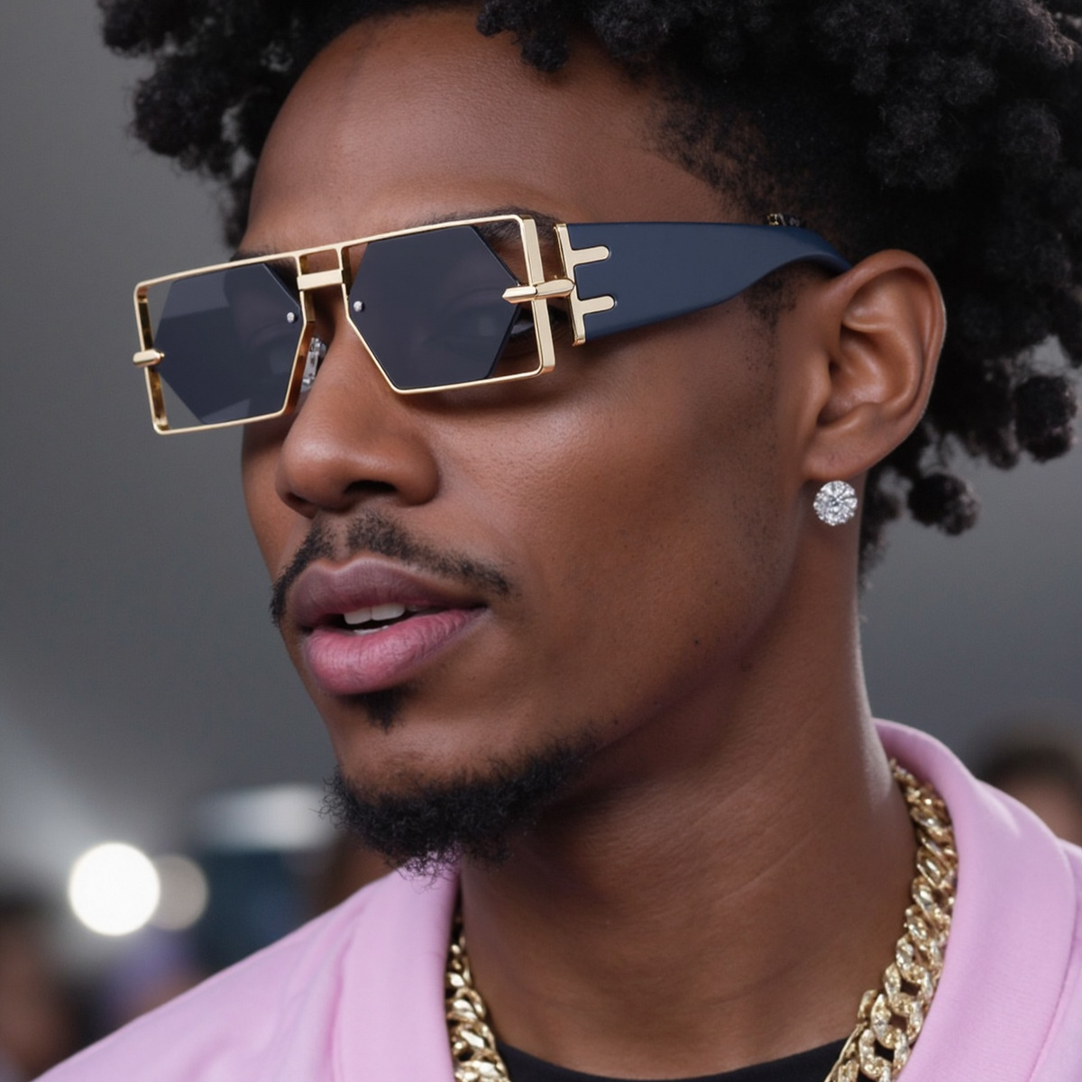 Fashionable square sunglasses