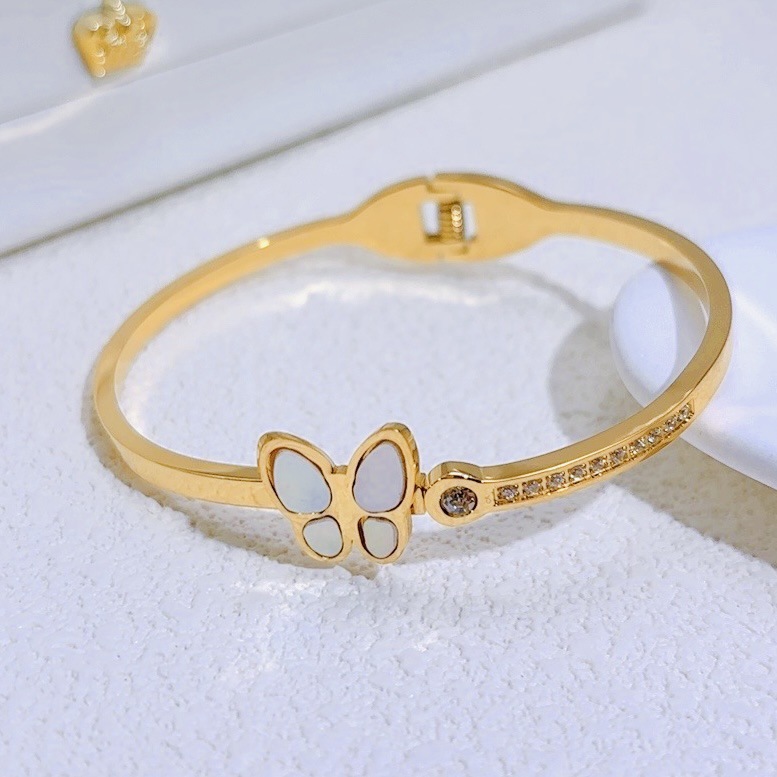 Nuevo estilo transfronterizo pulsera de diamantes de moda de acero de titanio pulsera al por mayor temperamento de lujo ligero femenino sentido de alto nivel estilo nicho