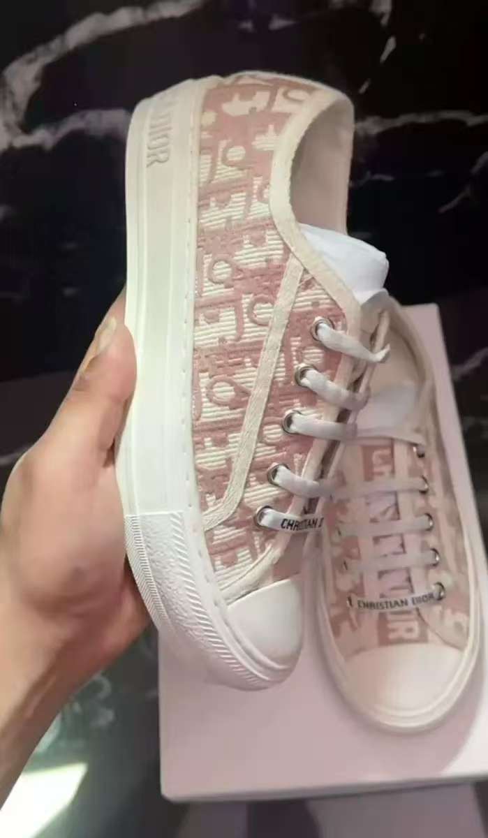 분홍색