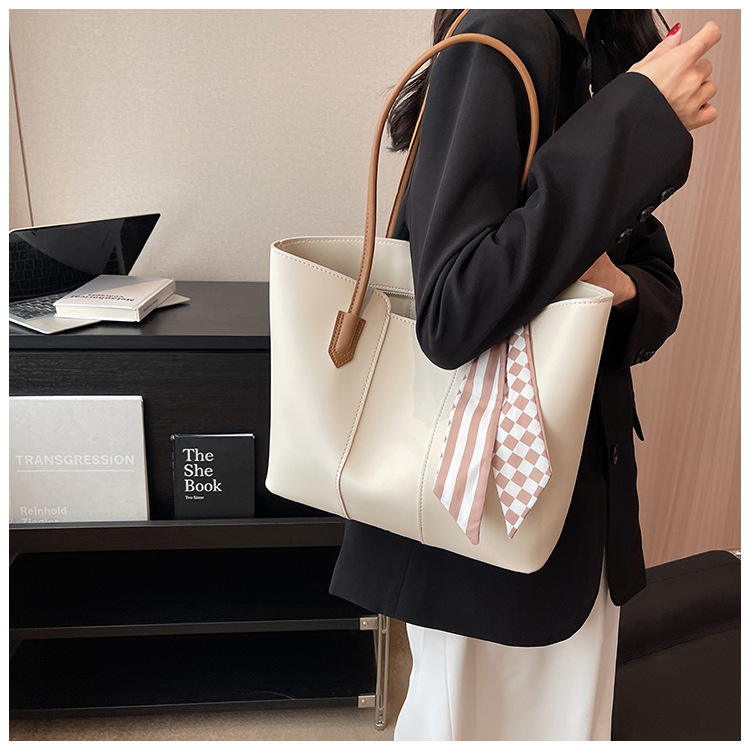 Versatile Women's Shoulder Bag Simple Commuter Tote Crossbody_voghion.com
