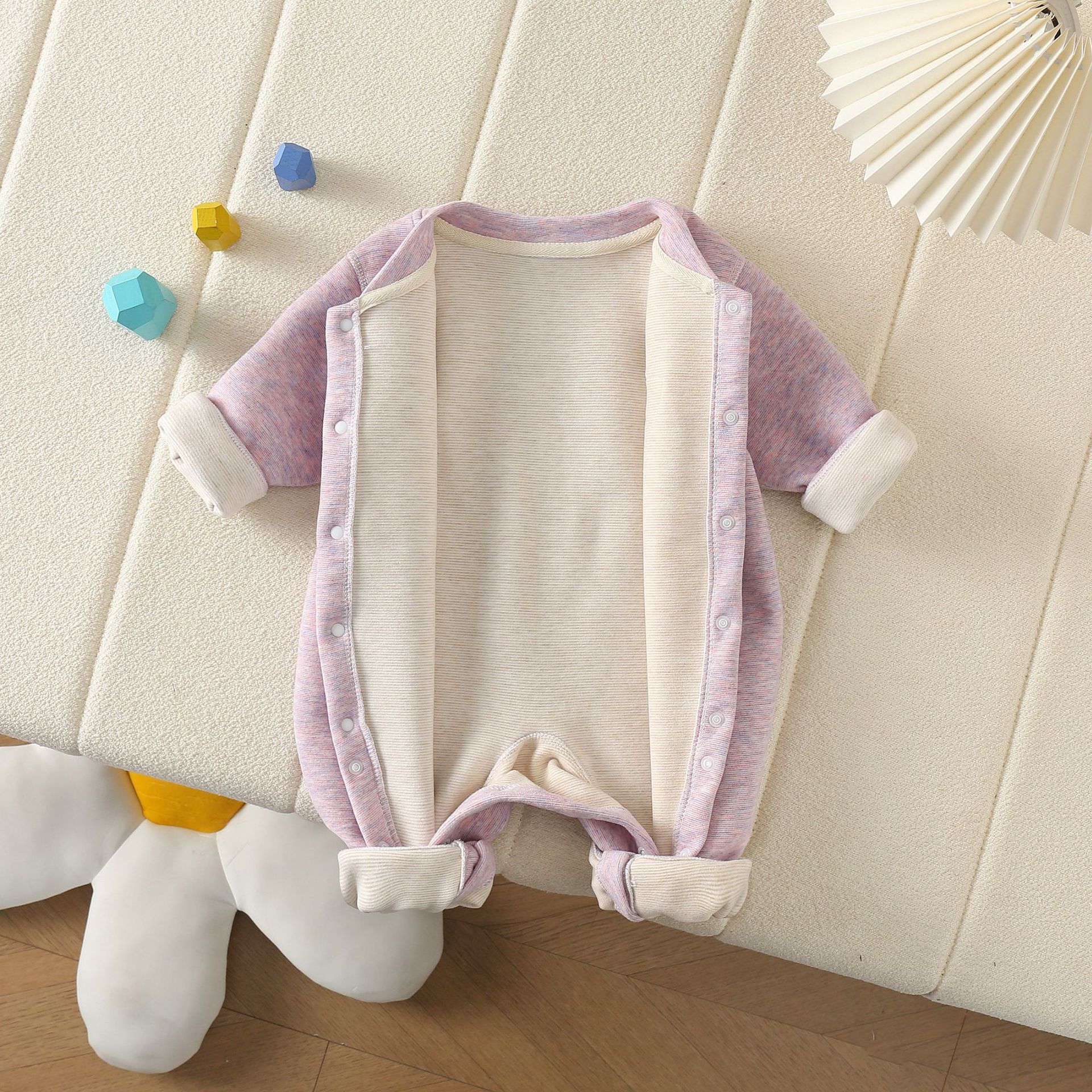 Ropa de una pieza para bebés, ropa de abrigo de luna llena, mameluco para bebés de otoño e invierno, ropa de salida deshuesada linda y versátil image 5