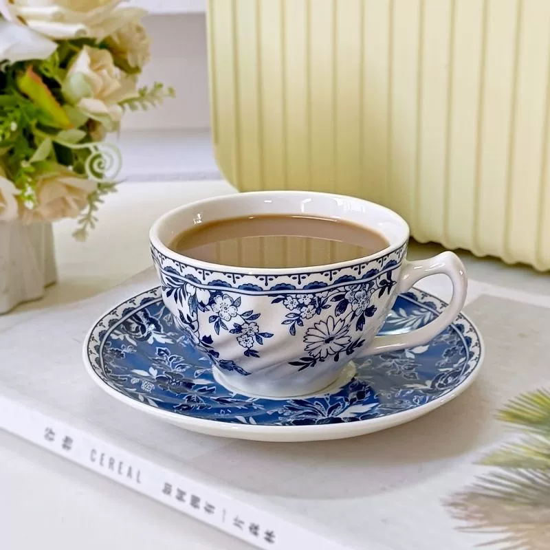 Blue and white coffee coffee pot, Great Britain, British style