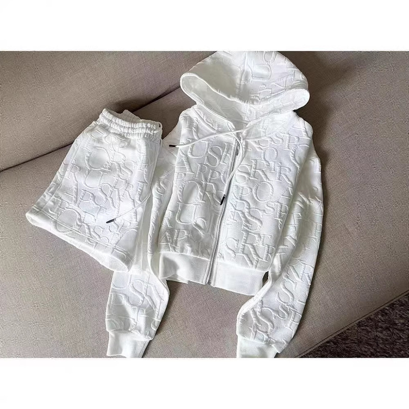 Hooded Short Sweatshirt Jacket and Shorts Set for Women, High-End, Elegant Jacquard Design, Casual and Fashionable Two-Piece Set Hooded Short Sweatshirt Jacket and Shorts Set for Women, High-End, Elegant Jacquard Design, Casual and Fashionable Two-Piece Set