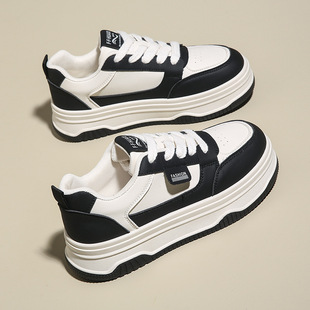 Popular Thick-Soled Black and White Shoes for Women 2025 Spring & Fall New Versatile Casual Sports Shoes Panda Sneakers Bread Shoes