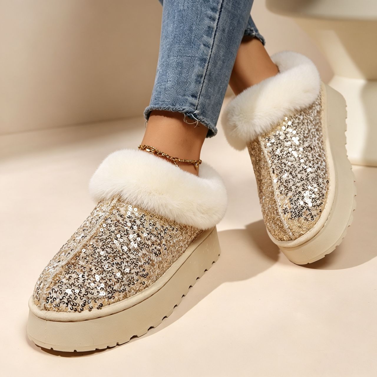 Cross-border thick-soled short snow boots for women, 2026 winter new model, sequined, fleece-lined, thickened, warm cotton shoes wholesale