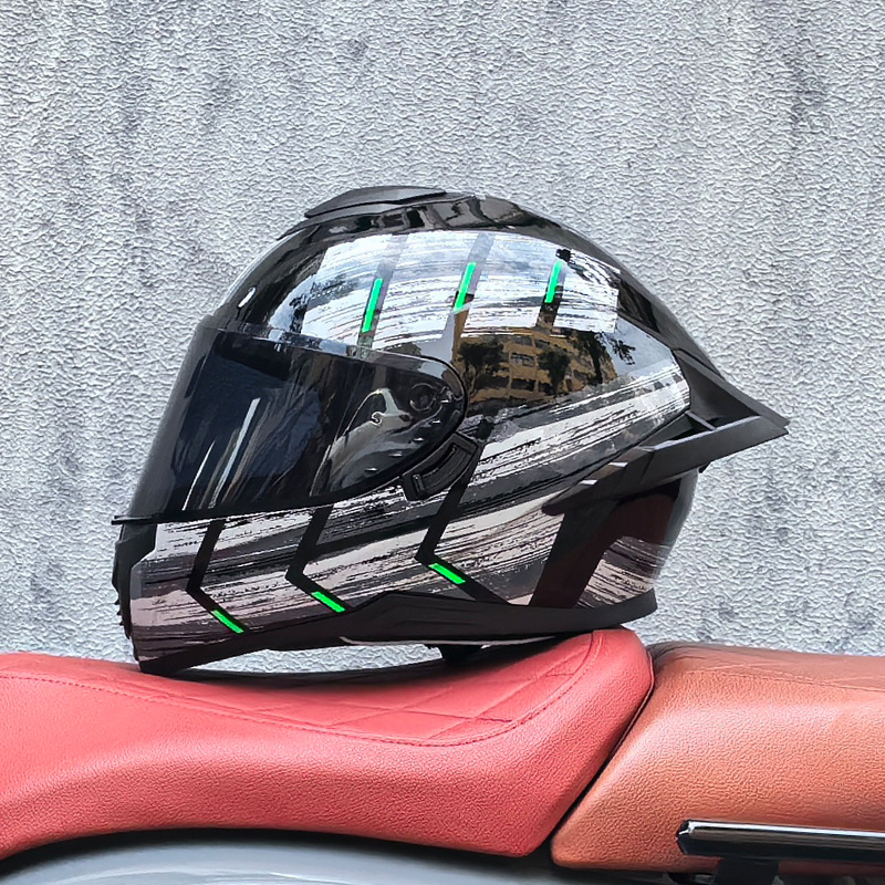 Casco integral transfronterizo DOT de la versión mejorada de LVS con doble lente para hombres, casco de seguridad universal para todas las estaciones para motociclistas femeninas, casco de motocicleta con doble lente.