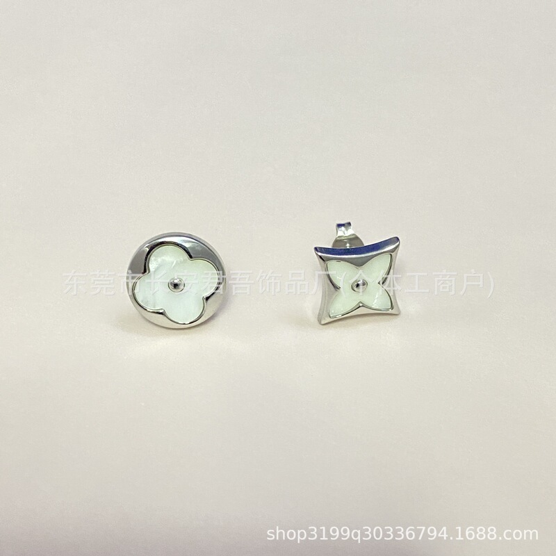 高版本菱形贝母18K四叶草耳钉轻奢耳环方圆钛钢老花尖花耳饰跨境|undefined
