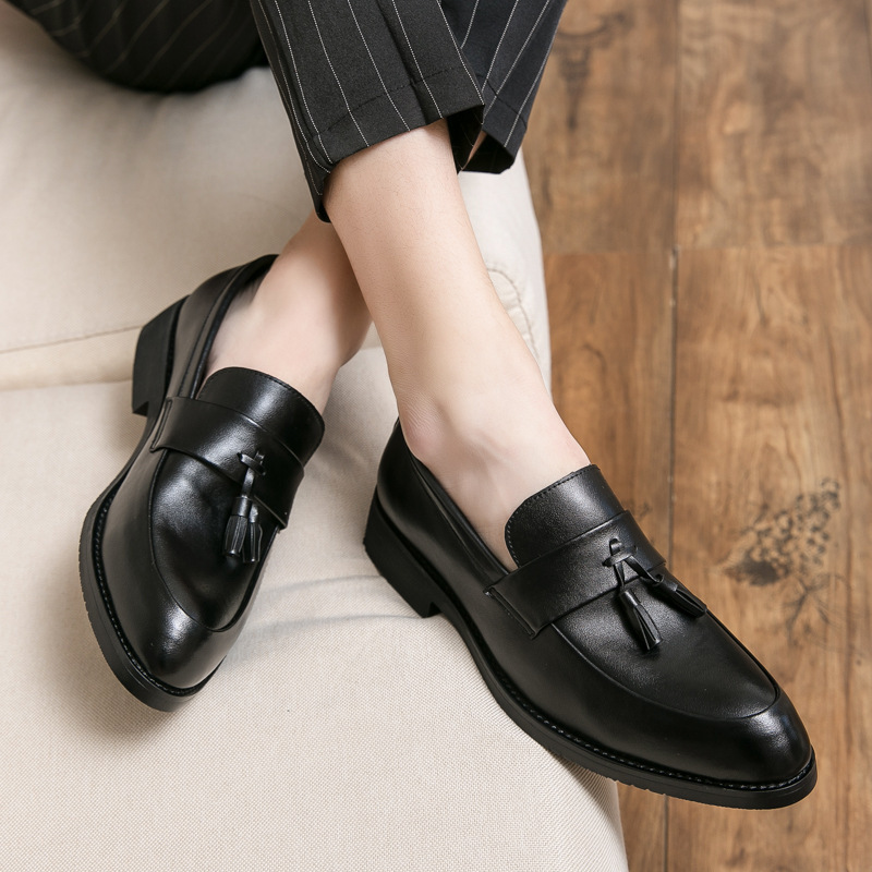 Zapatos de Lefour transfronterizos tendencia de zapatos de cuero con un pedal inglés, zapatos de cuero de negocios casuales de tamaño pequeño coreano, zapatos de boda para hombres image 4