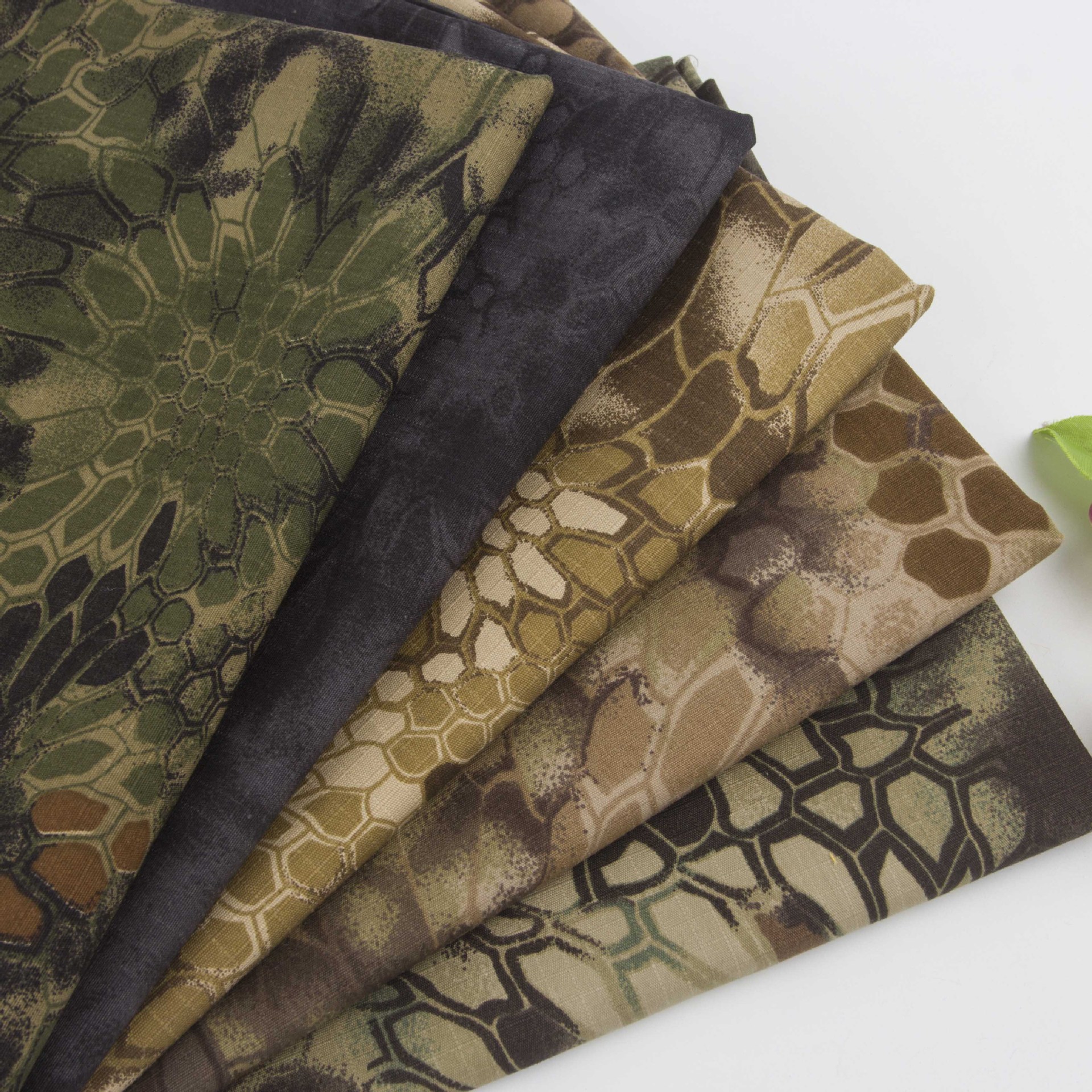 蛇纹蟒纹涤棉小方格迷彩印花面料防撕裂户外服军训服作训服耐磨