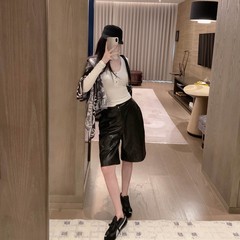 2025早秋季女装新款时尚洋气休闲直筒十字架五分黑色PU皮裤中短裤