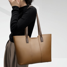 真皮包包女士2025新款大容量托特包包通勤大包小众高级单肩腋下包