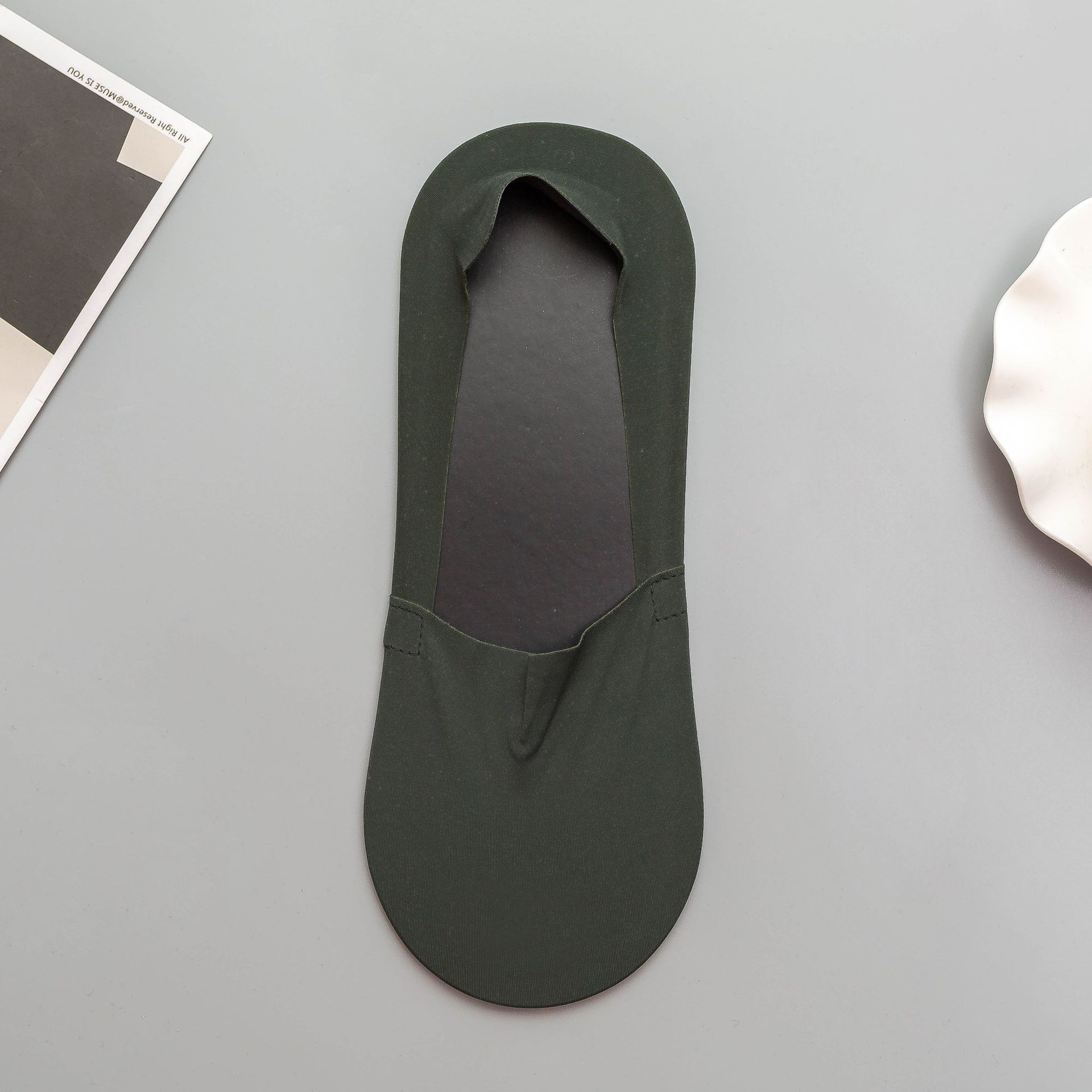 Calcetines invisibles del tobillo de la parte inferior de la caída del pelo del corte arbitrario de los hombres del talón de la silicona de los hombres invisibles del verano