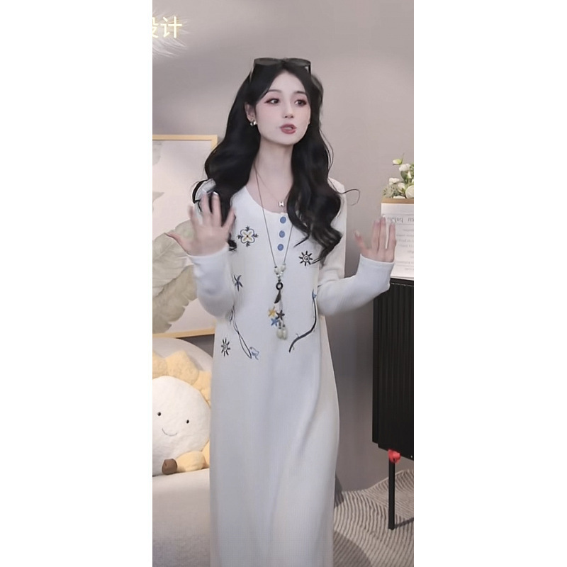 孕妇装2025秋季新款高级感哺乳长裙时尚穿搭爆款法式打底连衣裙|undefined
