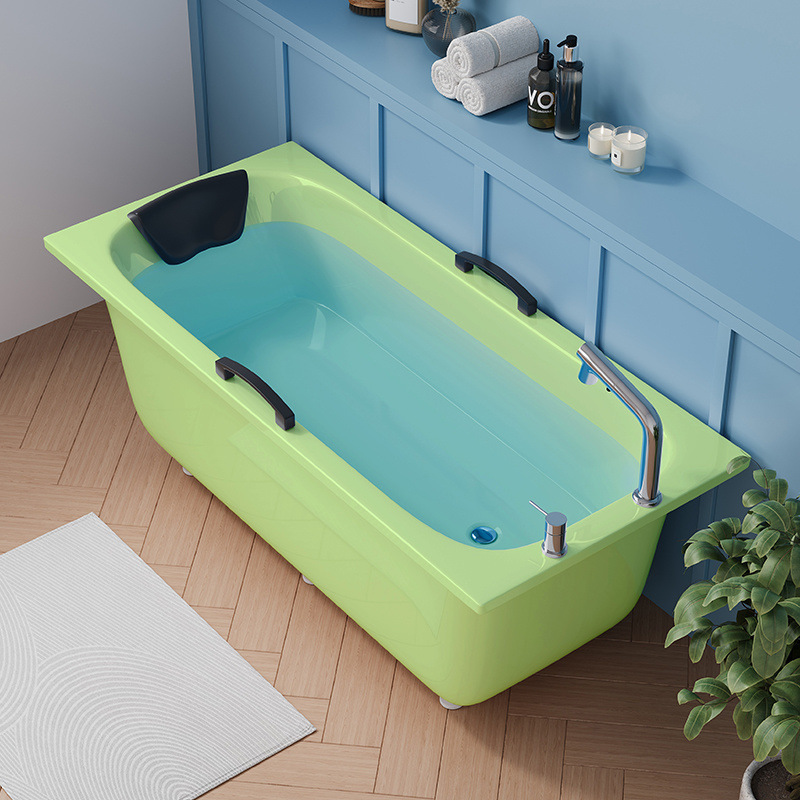 녹색+난간+수도꼭지