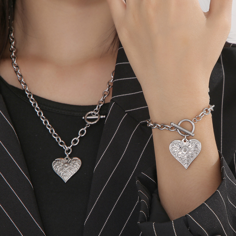 Heart Shape Pattern Fashion Heart Shape Titanium Steel Plating Bracelets Necklace