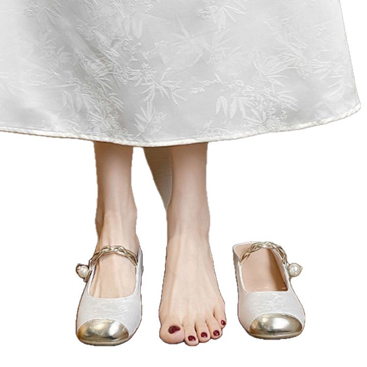 Zapatos de mujer estilo chino, novedad de verano 2026, de punta cerrada, sin cordones, estilo francés, con tacón oculto y grueso, tipo Mary Jane, con un toque de alta gama.