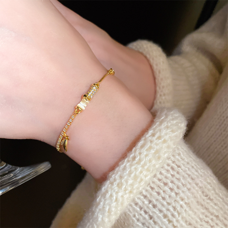 Pulsera de letras de ácido acético de circón Moda exquisita pulsera de viento frío ligero lujo temperamento de alta gama al por mayor