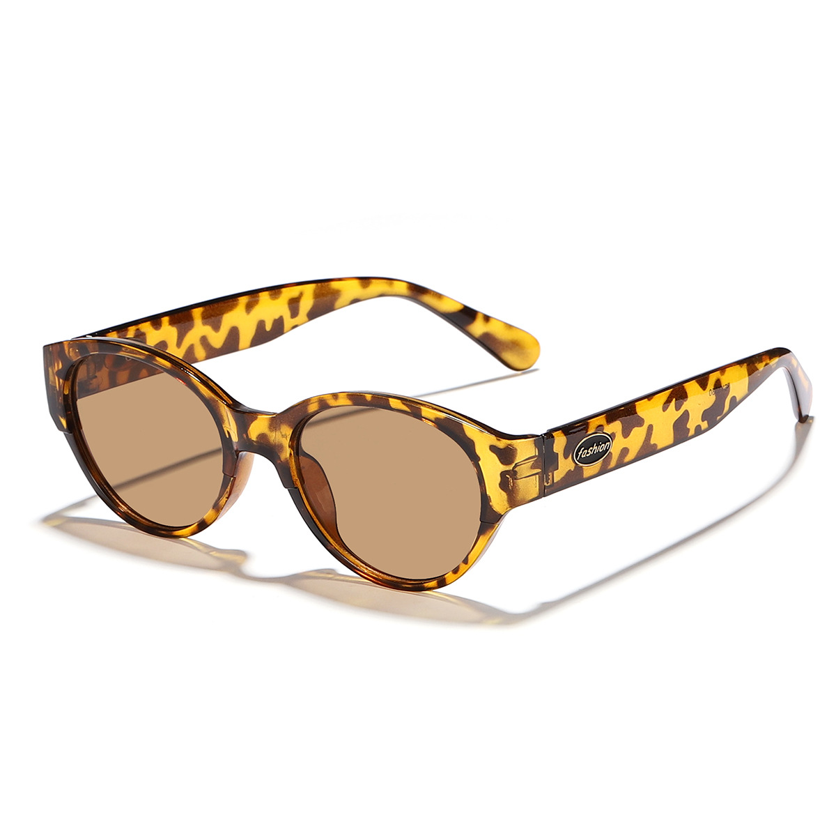 Nuevo estilo de alto grado Oval CAT EYE personalidad gafas de sol de moda cara simple pequeño desgaste esencial gafas de sol