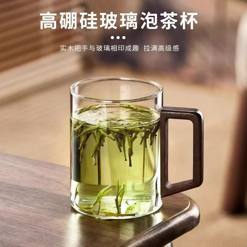 Nuevo estilo chino al por mayor taza de vidrio de alta borosilicona tapa de nuez taza de té verde taza de té resistente a altas temperaturas mango de madera taza de tres piezas