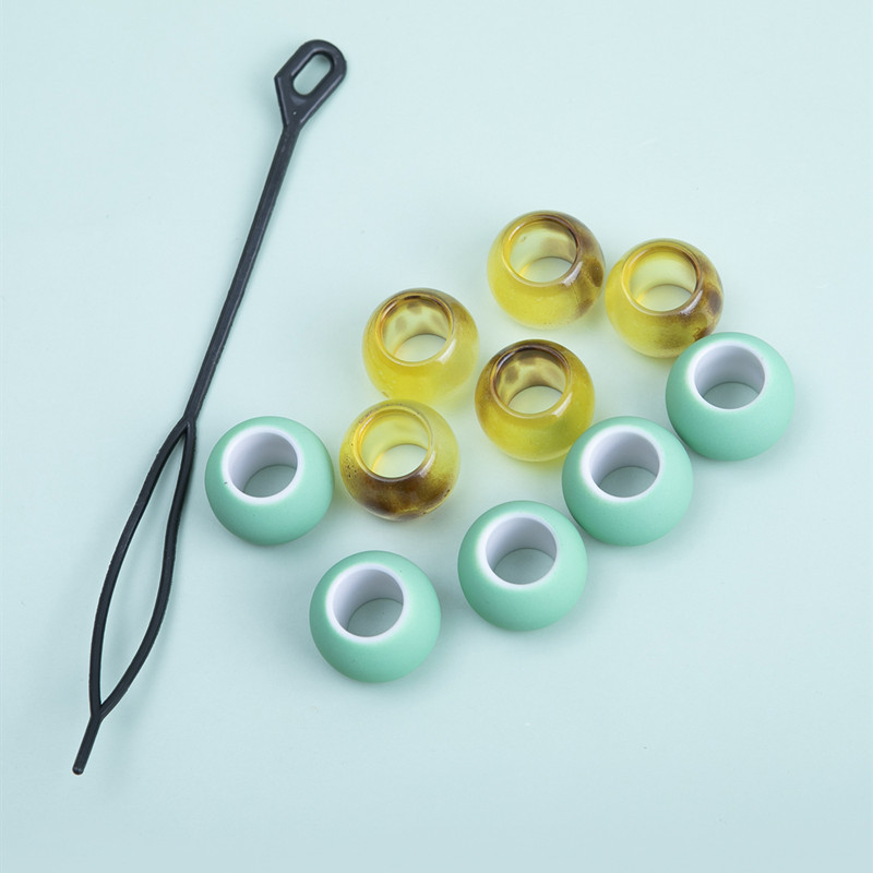 Personalidad de la moda decoración de la trenza perlas de bricolaje cuentas de color de cuentas de agujero grande hecho en casa sucio trenzado accesorios para el cabello anillo de pelo al por mayor