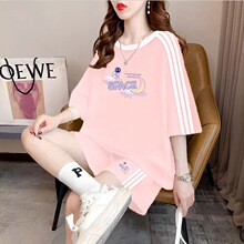 �¿�ţ��˿����һ���׿��ɳ���Բ�����̿�������Ů�����˶���װ