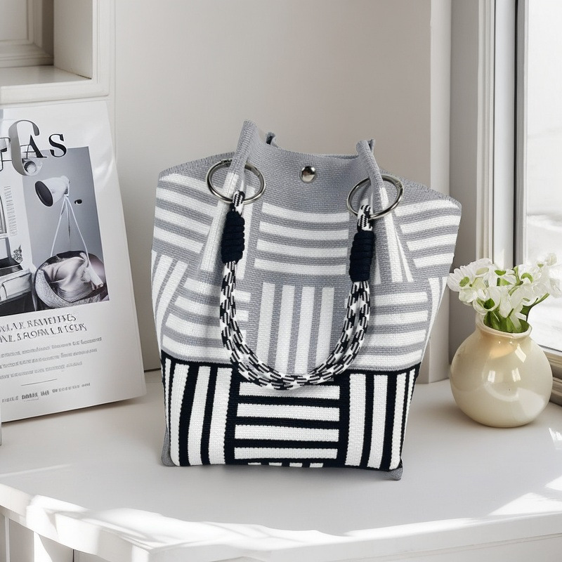 Nicho de diseño blanco y negro jersey jersey bolso de mano casual versátil gran capacidad bolso de mochila fábrica directa