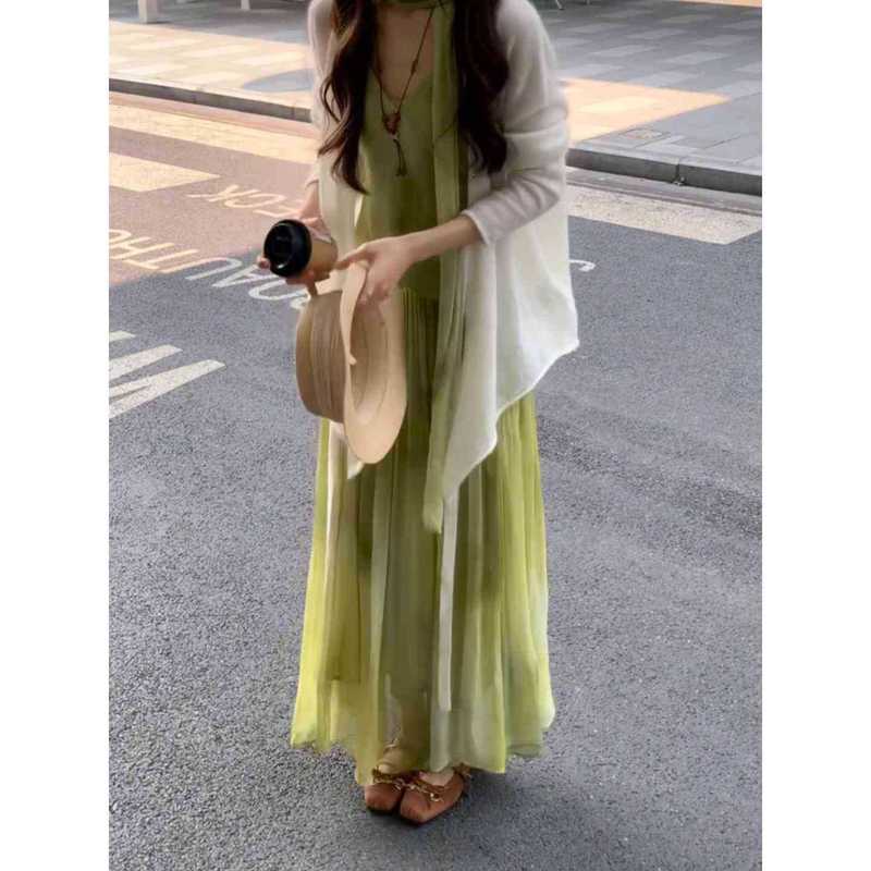 夏の新しい薄い日焼け止めカーディガンジャケット海辺のリゾートスタイルサスペンダースカートスーツ女性のショールブラウス|undefined