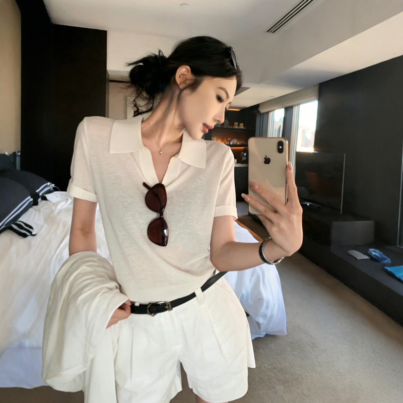 Old Money Style V-Neck Short-Sleeve T-Shirt for Women, Summer Korean Style Slim Fit Polo Collar Knit Top, Casual Regular Shoulder Top Old Money Style V-Neck Short-Sleeve T-Shirt for Women, Summer Korean Style Slim Fit Polo Collar Knit Top, Casual Regular Shoulder Top