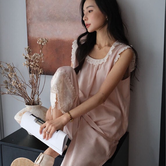 2026 Summer New Product Ailei Pajamas for Women, Sleeveless Nine-Quarter Pants Set, Sweet Lace Trim Court-Style Loungewear